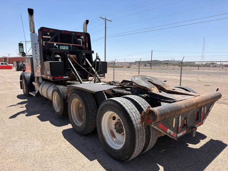 2002-kenworth-w900b-image-7