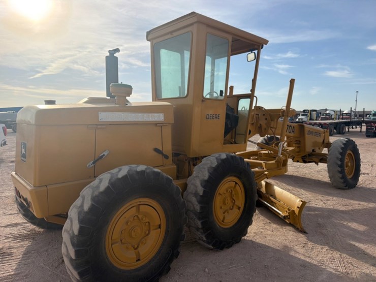 deere-570a-image-5