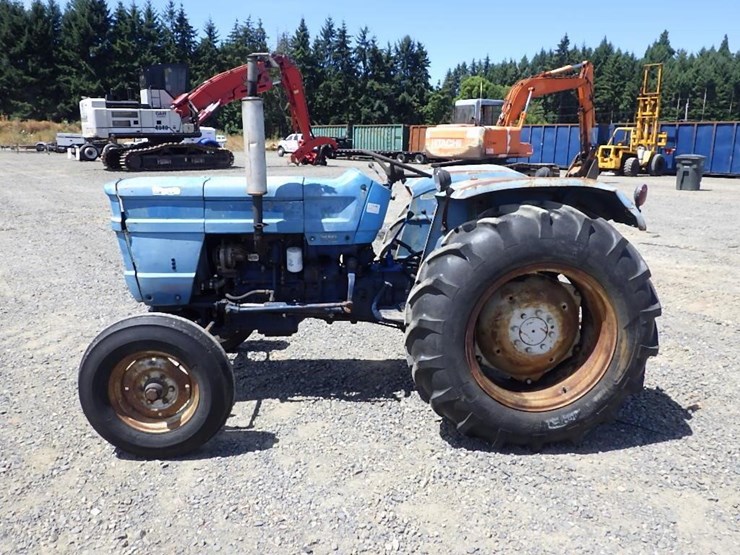 vtb-u-445-tractor-image-2