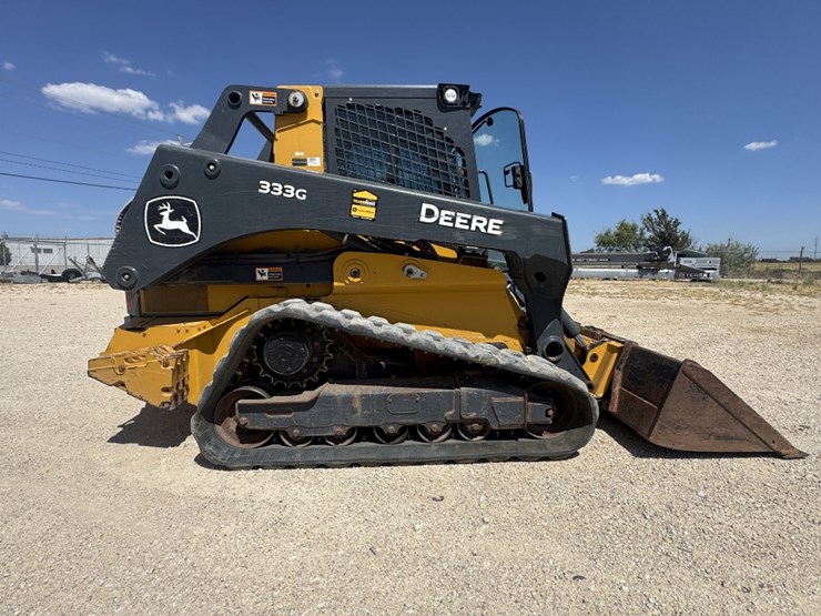 2021-deere-333g-image-4