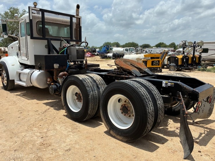2016-peterbilt-367-image-6
