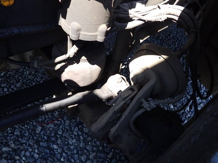 2006-freightliner-columbia-120-image-18