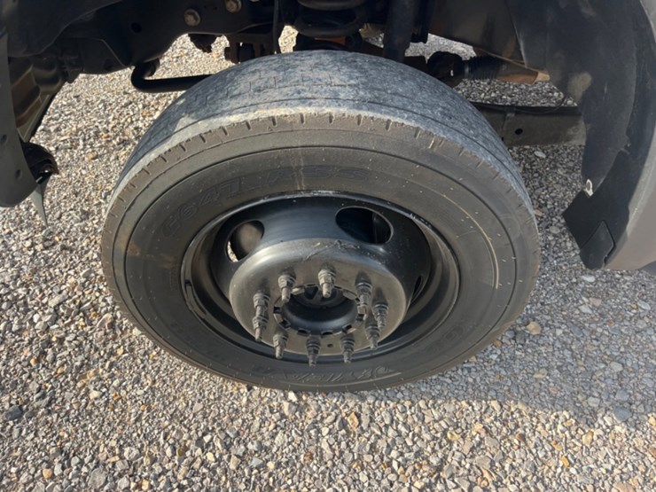 2016-ford-f550-image-10