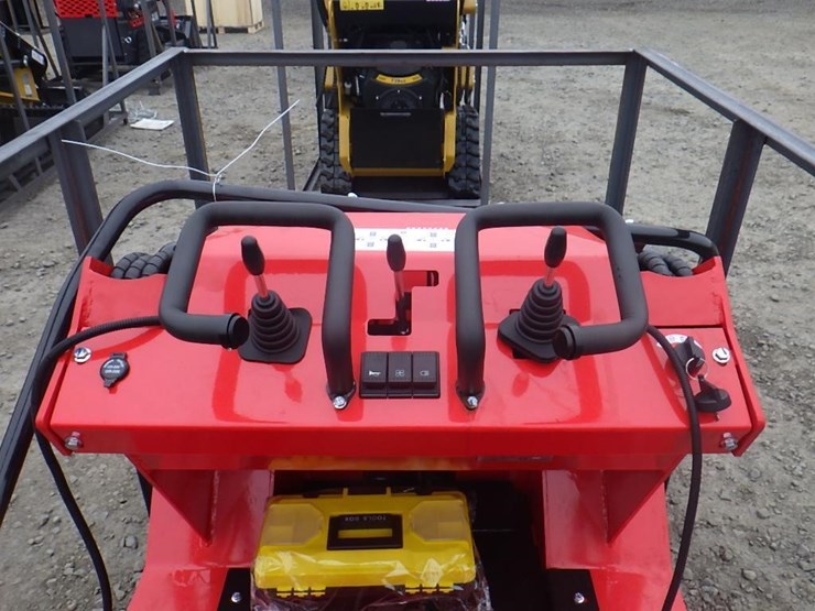 2026-agt-sda-140w-skid-steer-loader-image-11