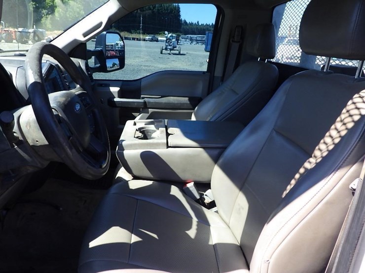 2019-ford-f550-image-28
