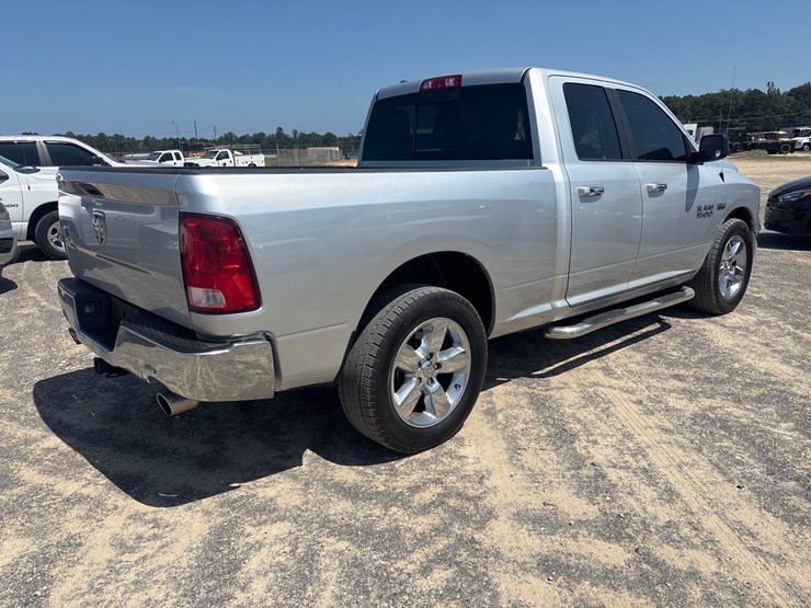 2016-dodge-1500-image-3
