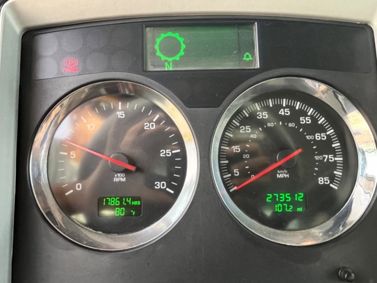 2020-kenworth-t800-image-17