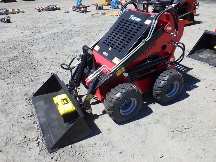 2026-future-323tz-skid-steer-loader-image-1