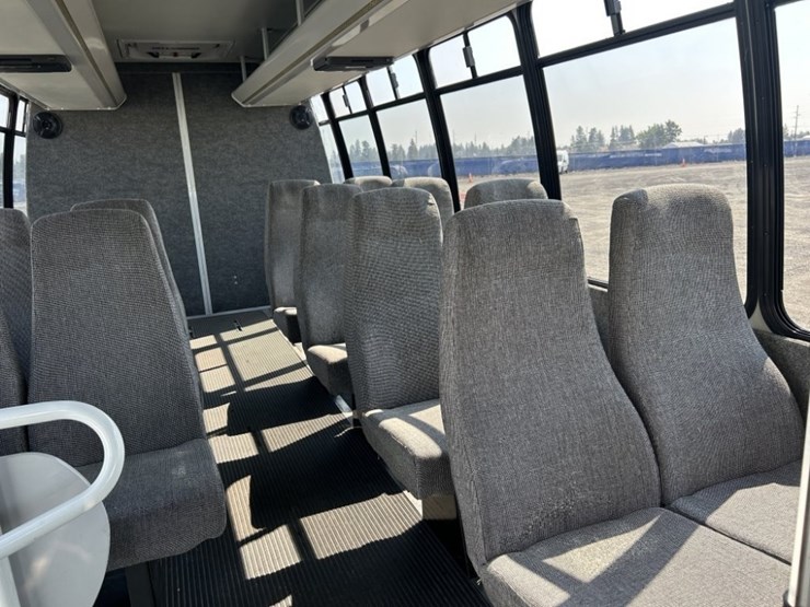 2012-ford-e450-sd-image-36