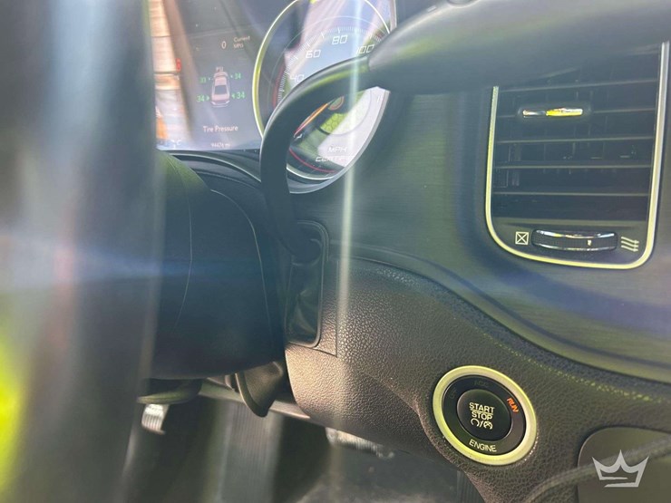2015-dodge-charger-sedan-image-16