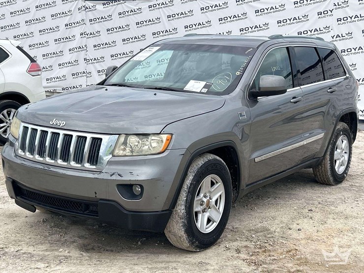 2012-jeep-grand-cherokee-image-1