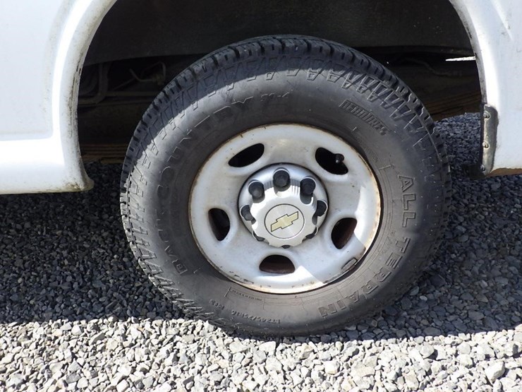 2003-chevrolet-3500-image-9