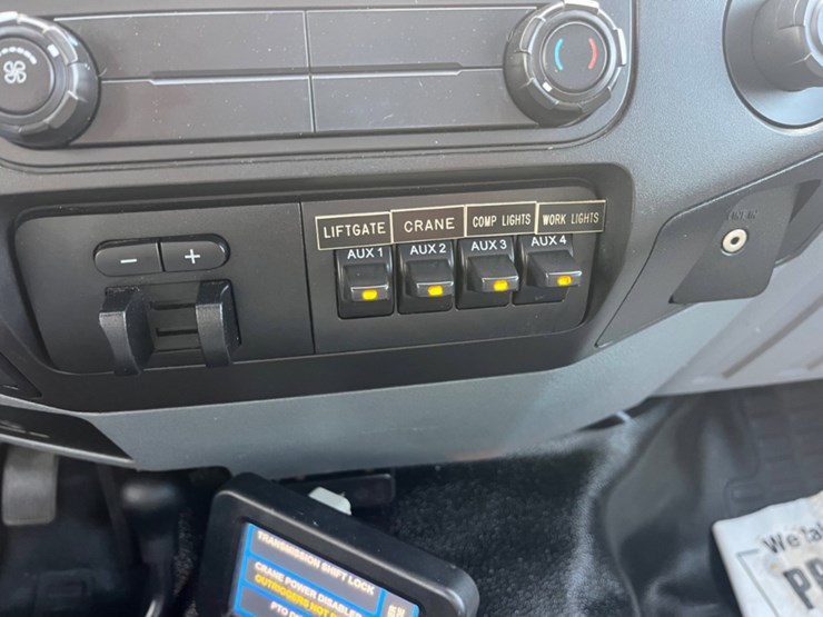 2014-ford-f550-image-22