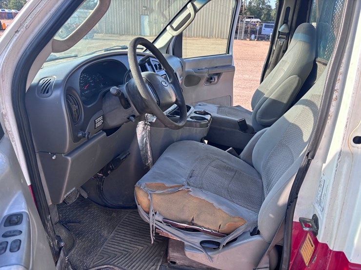 2006-ford-e450-image-9