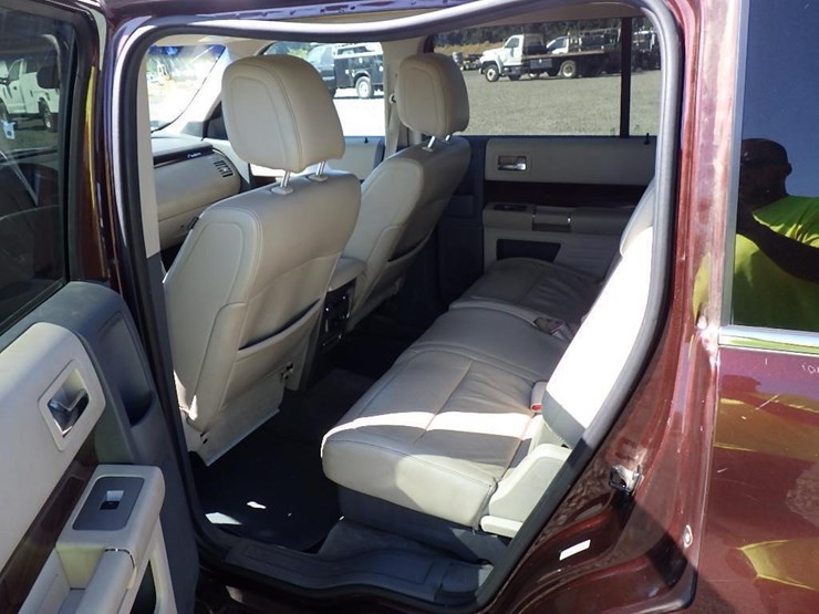 2009-ford-flex-image-16