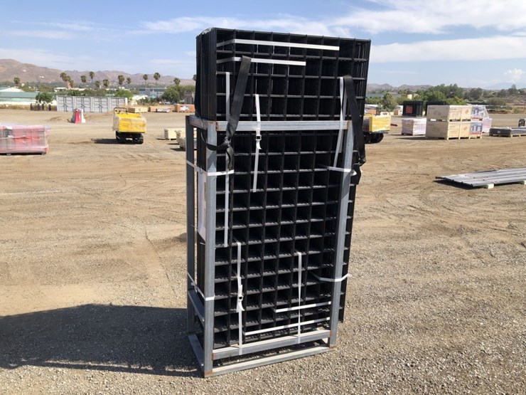 (80)-unused-36in-x-72in-6-gauge-metal-rail-panels-image-2