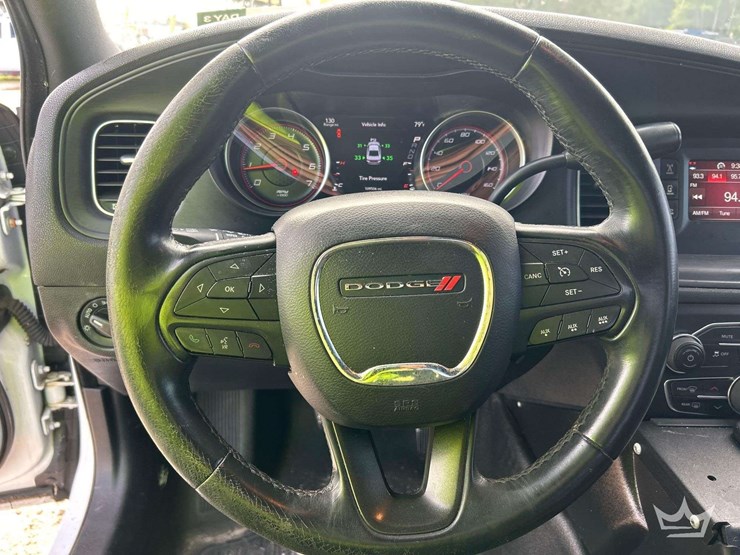2017-dodge-charger-sedan-image-14
