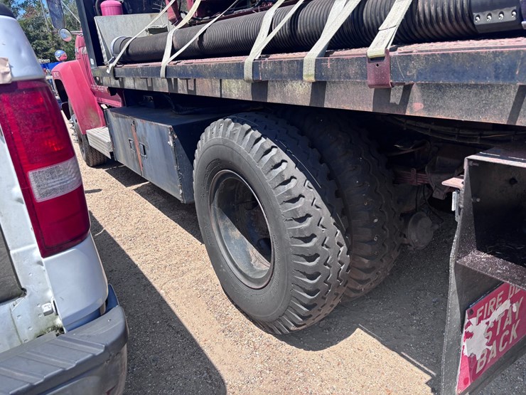 ford-f700-image-9
