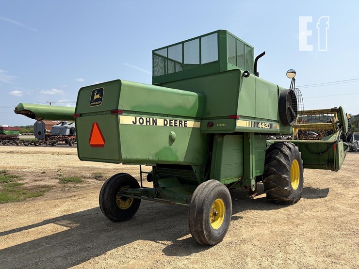 john-deere-4420-image-3