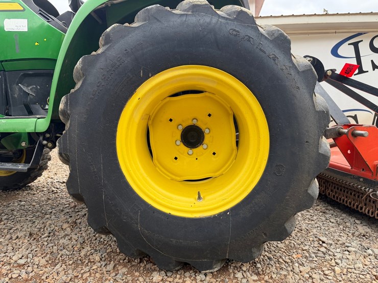 john-deere-3032e-image-77