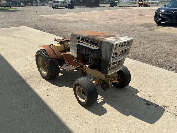 #5552-•-sears-917.25750-vintage-garden-tractor-image-4