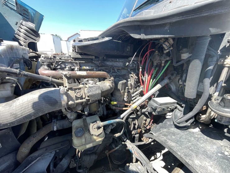 #111-•-2013-freightliner-semi-tractor-(has-wi-title)-(denmark,-wi)-image-19