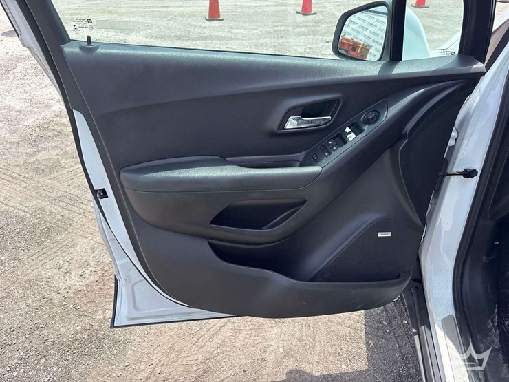 2018-chevrolet-trax-suv-image-5
