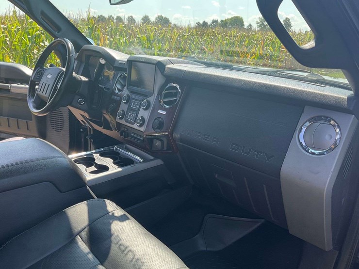 2016-ford-f250-lariat-image-24