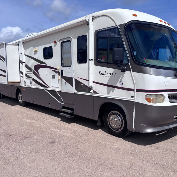 #1339 • 2001 HOLIDAY RAMBLER ENDEAVOR RV