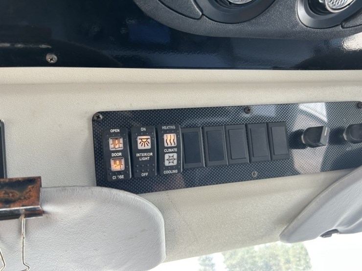 2012-ford-e450-sd-image-33