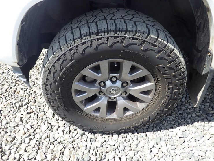 2017-toyota-tacoma-image-10