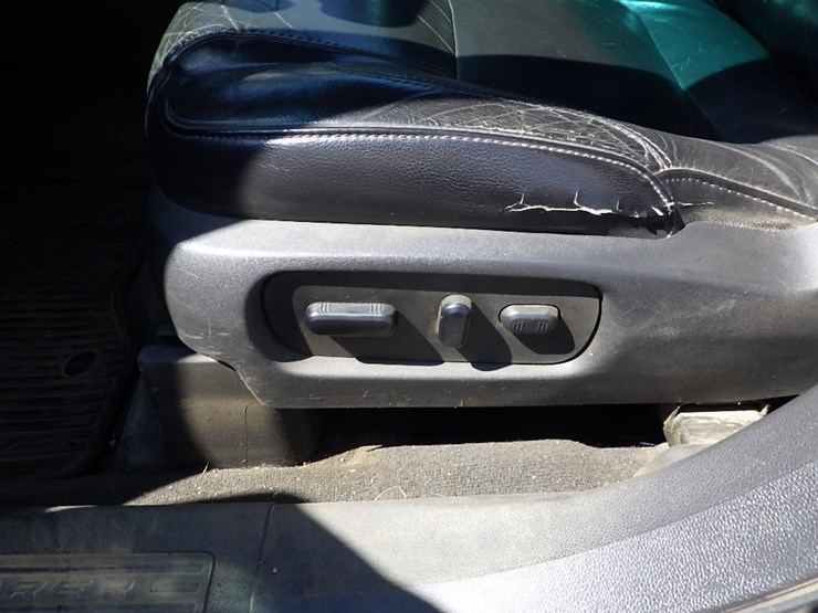 2013-ford-explorer-image-19
