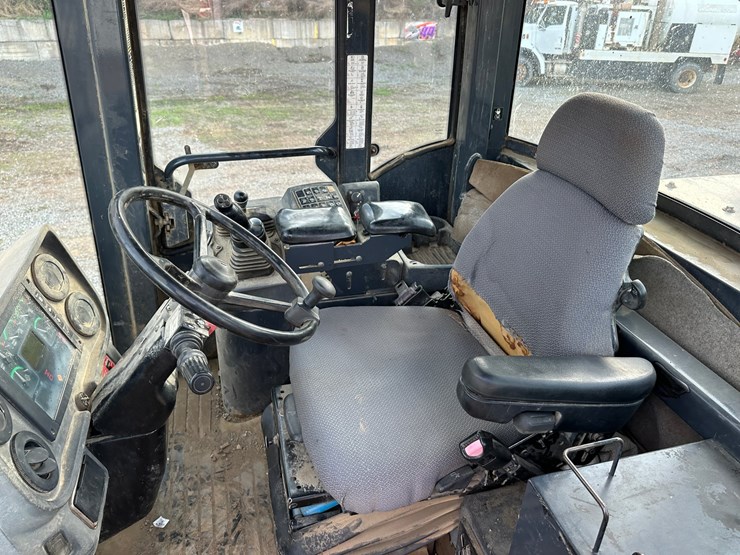 2005-deere-544j-image-41