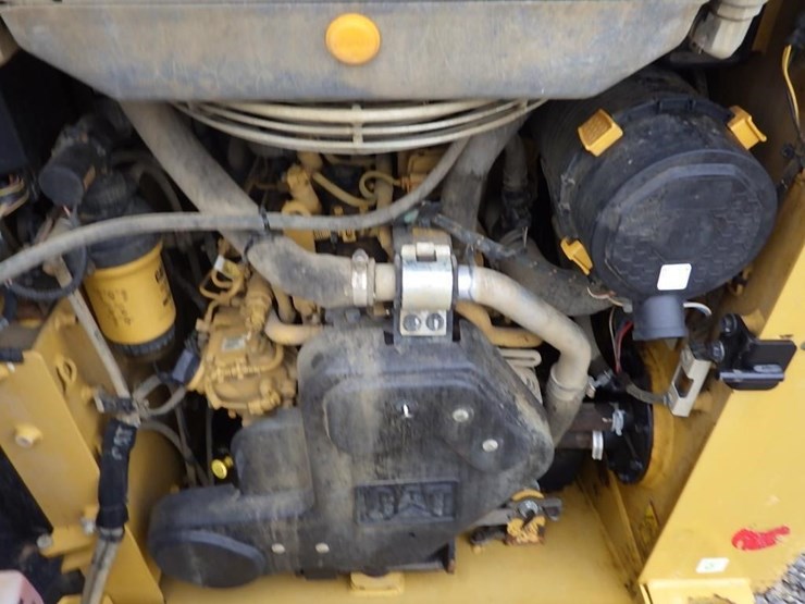 2014-caterpillar-226d3-image-18