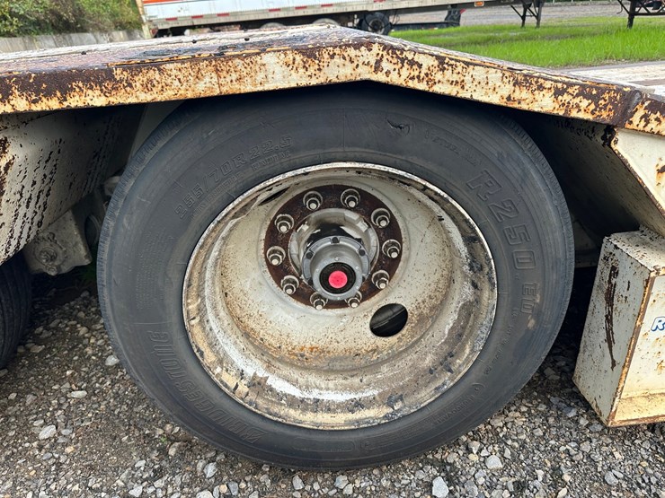 #4525-•-2010-eager-beaver-50-gsl-tri-axle-lowboy-image-58