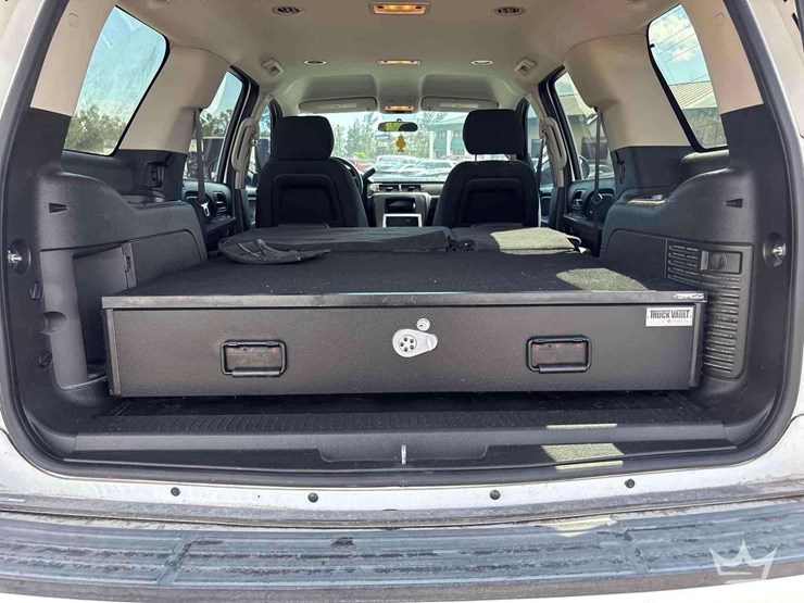 2014-chevrolet-tahoe-image-21