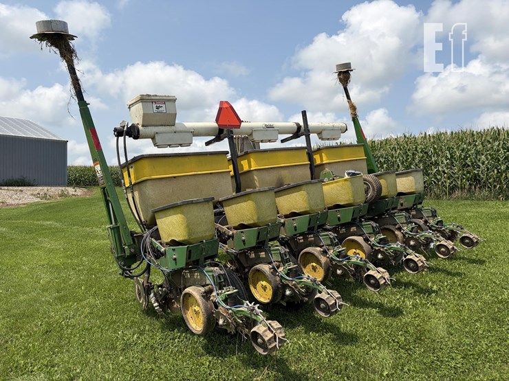 john-deere-7200-image-3