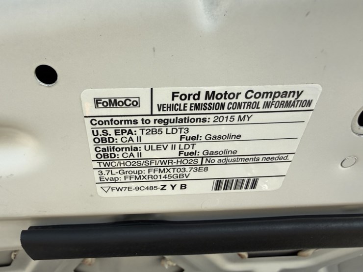 2015-ford-explorer-image-15