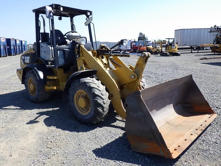 2014-caterpillar-907h2-image-3