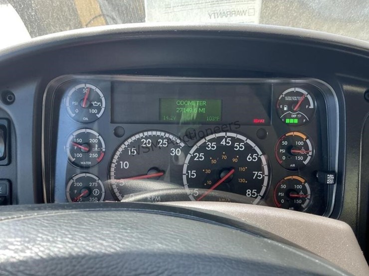 2019-freightliner-114sd-image-25
