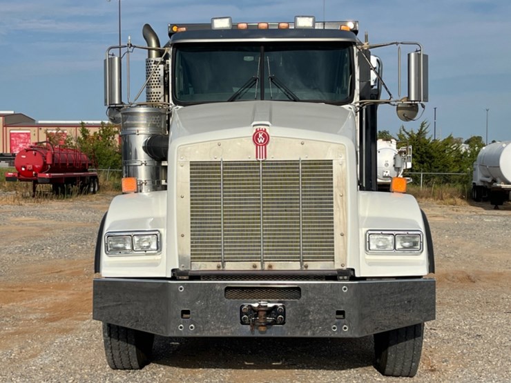 2020-kenworth-t800-image-2