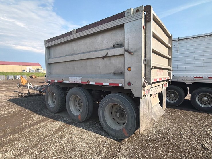 1998-cornhusker-tri/a-pup-trailer-image-6