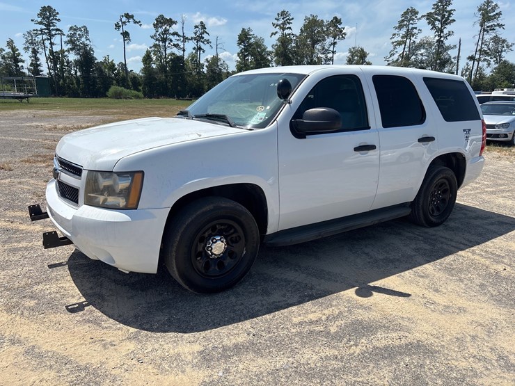 2011-chevrolet-tahoe-image-1