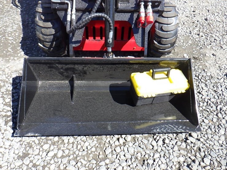 2026-future-323tz-skid-steer-loader-image-5