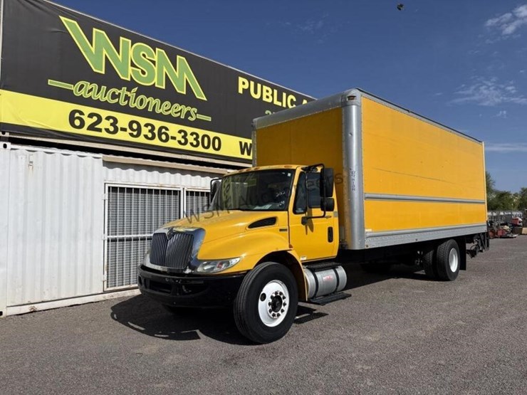 2012-international-4300lp-box-truck-image-2