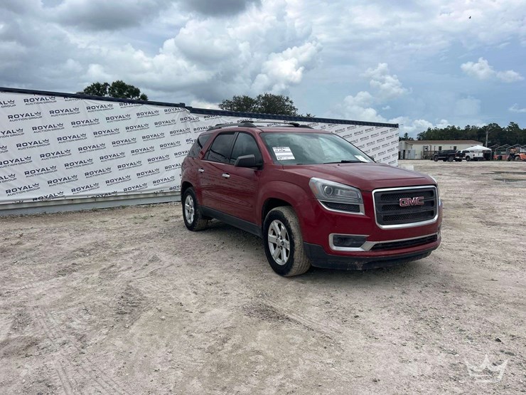 2013-gmc-acadia-image-2