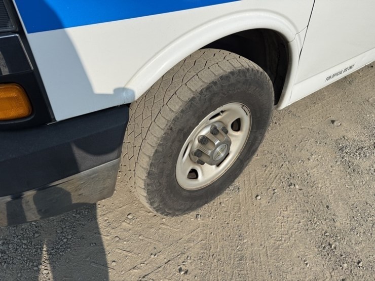 2014-chevrolet-express-2500-image-9