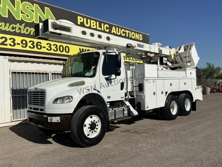 2012-freightliner-m2-106-image-2