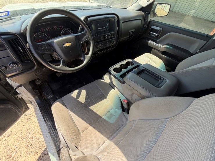 2017-chevrolet-silverado-1500-image-10