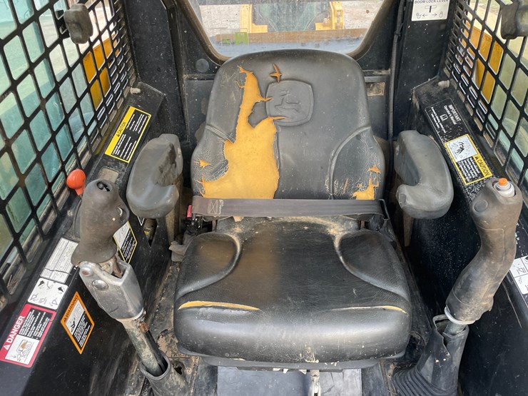deere-325-image-40
